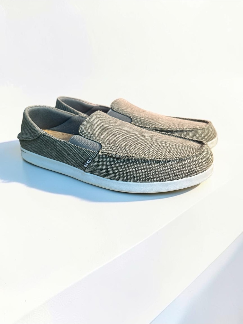 Reef Men’s Matey Slip-On Casual Shoes in Gray